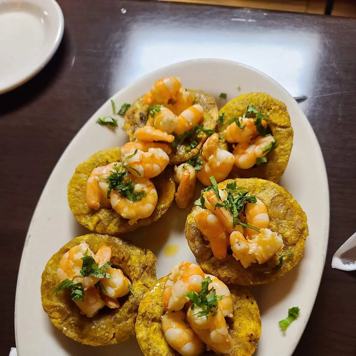 Tostones Rellenos de Camarones