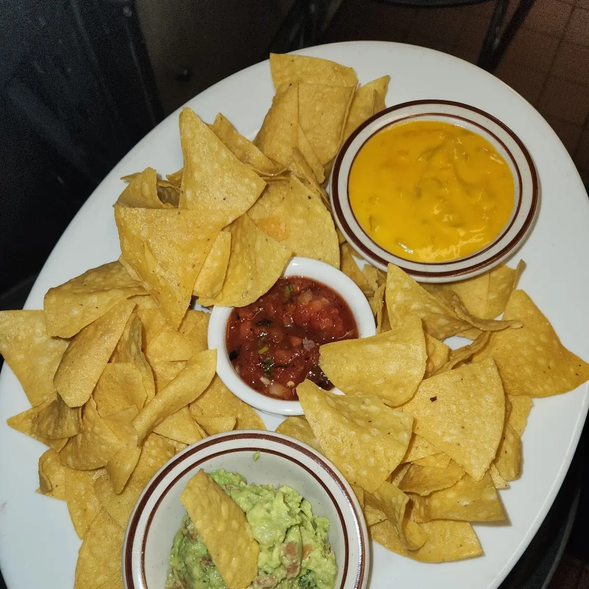 Trio - Chips Salsa Queso & Guacamole