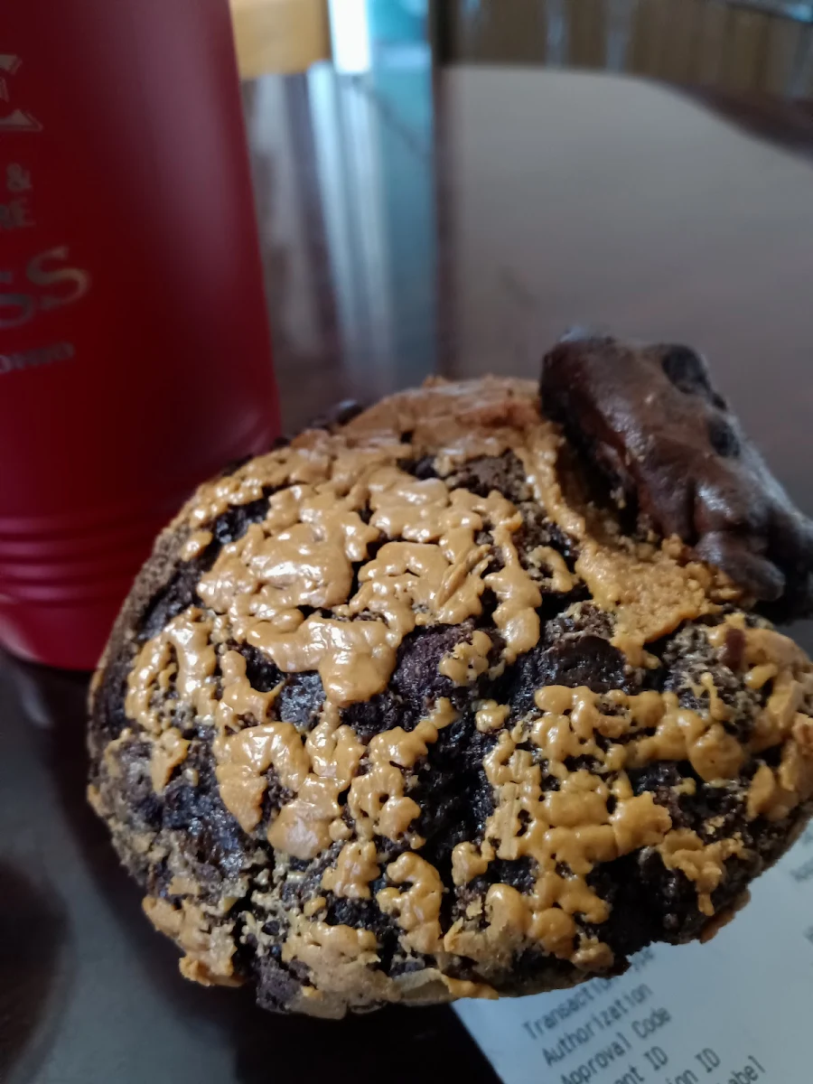 Peanut Butter Chocolate Muffin