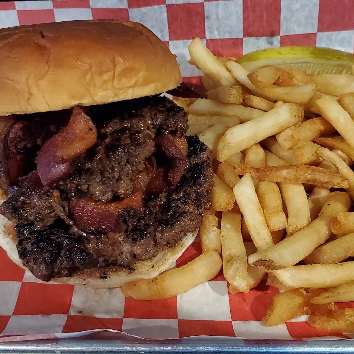 Bacon Burger w Fries