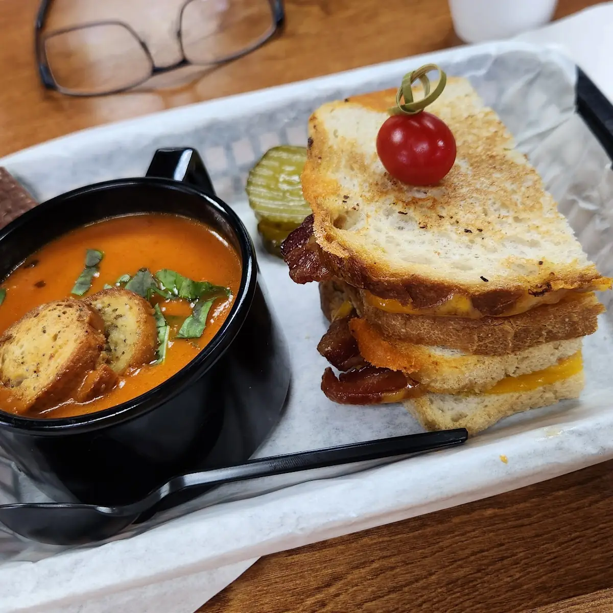 Tomato Basil Soup & Grilled Cheese