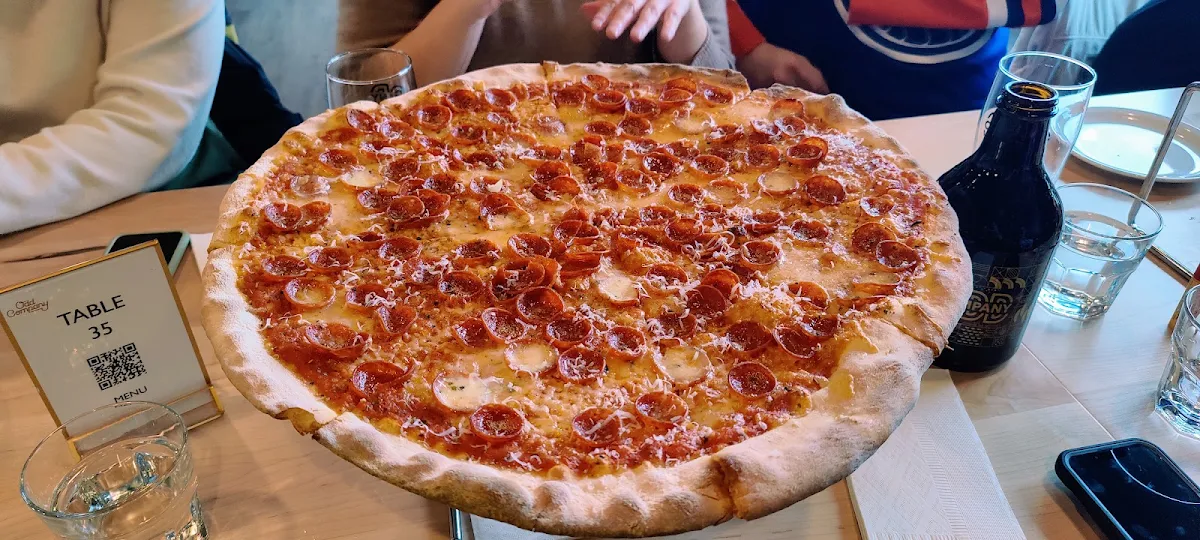 16 Pepperoni Pizza