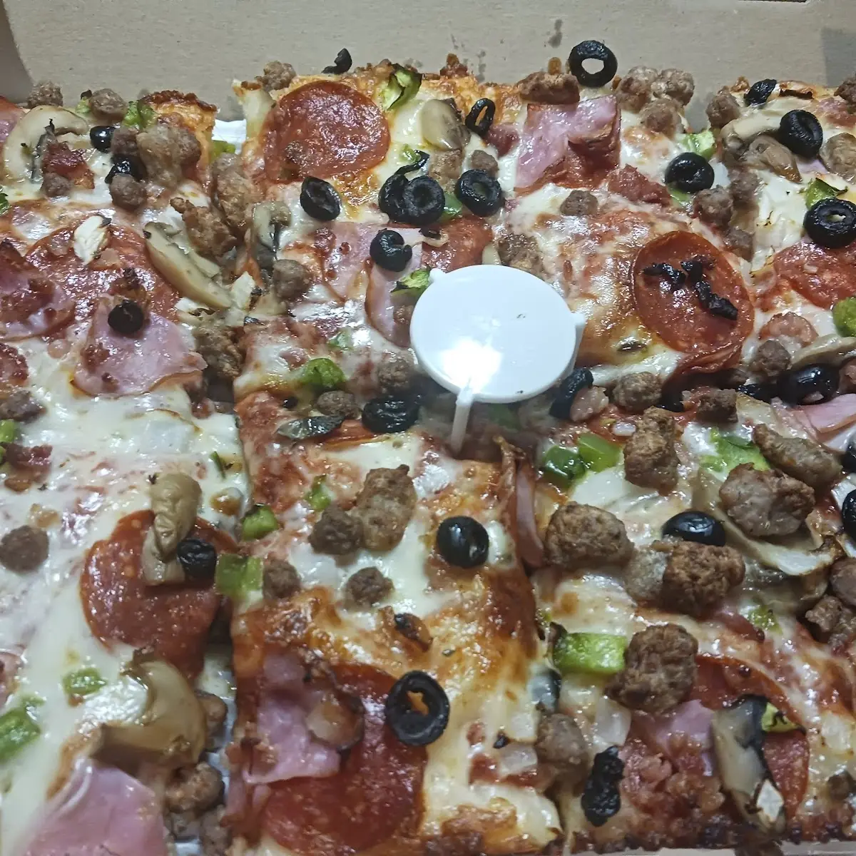 Pepperoni Pizza (8 Corner)
