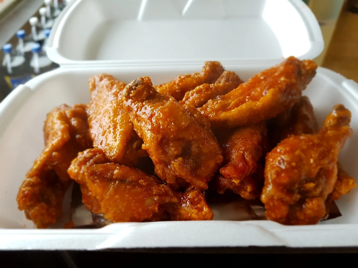 Hot Wings, Naples Pizza