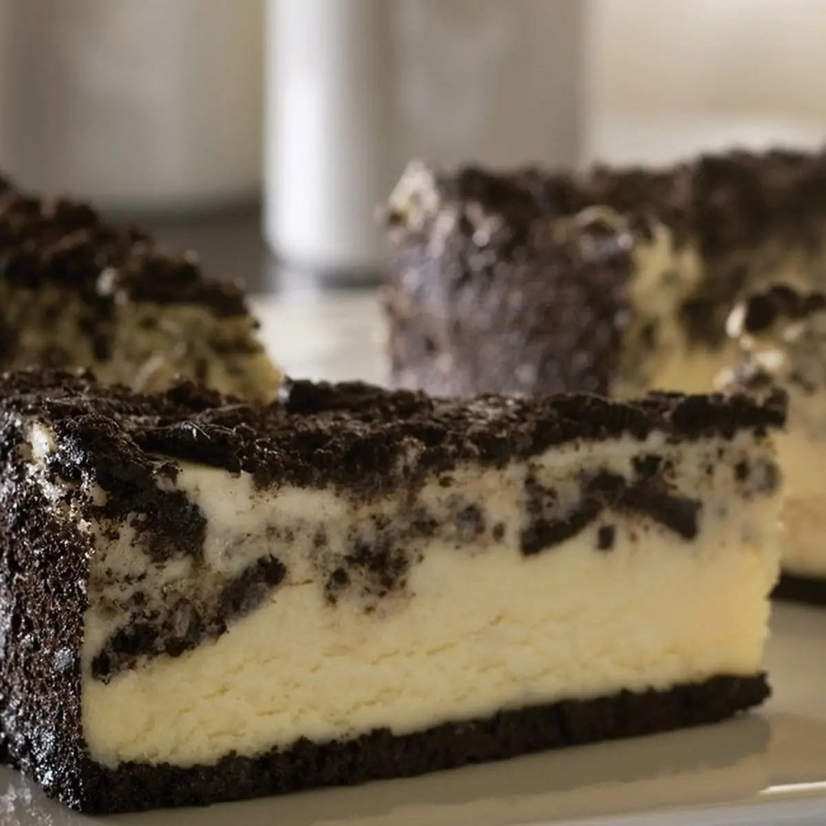 Oreo Cookies N' Cream Cheesecake Slice