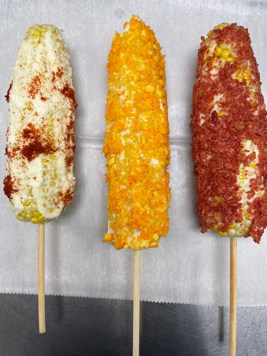 Elote Con Hot Cheetos
