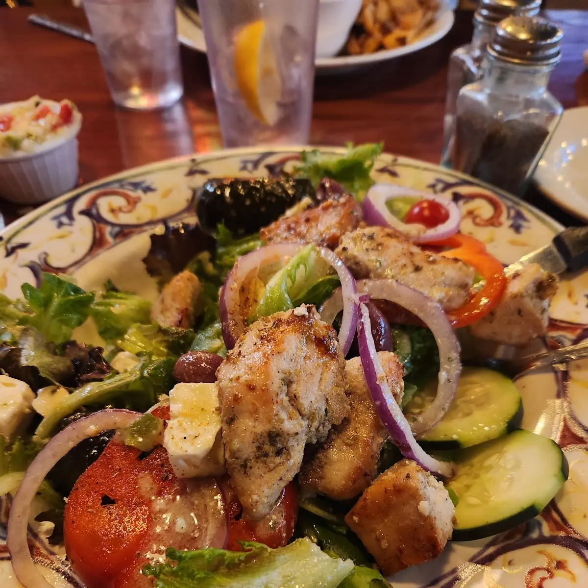 Papous Greek Salad