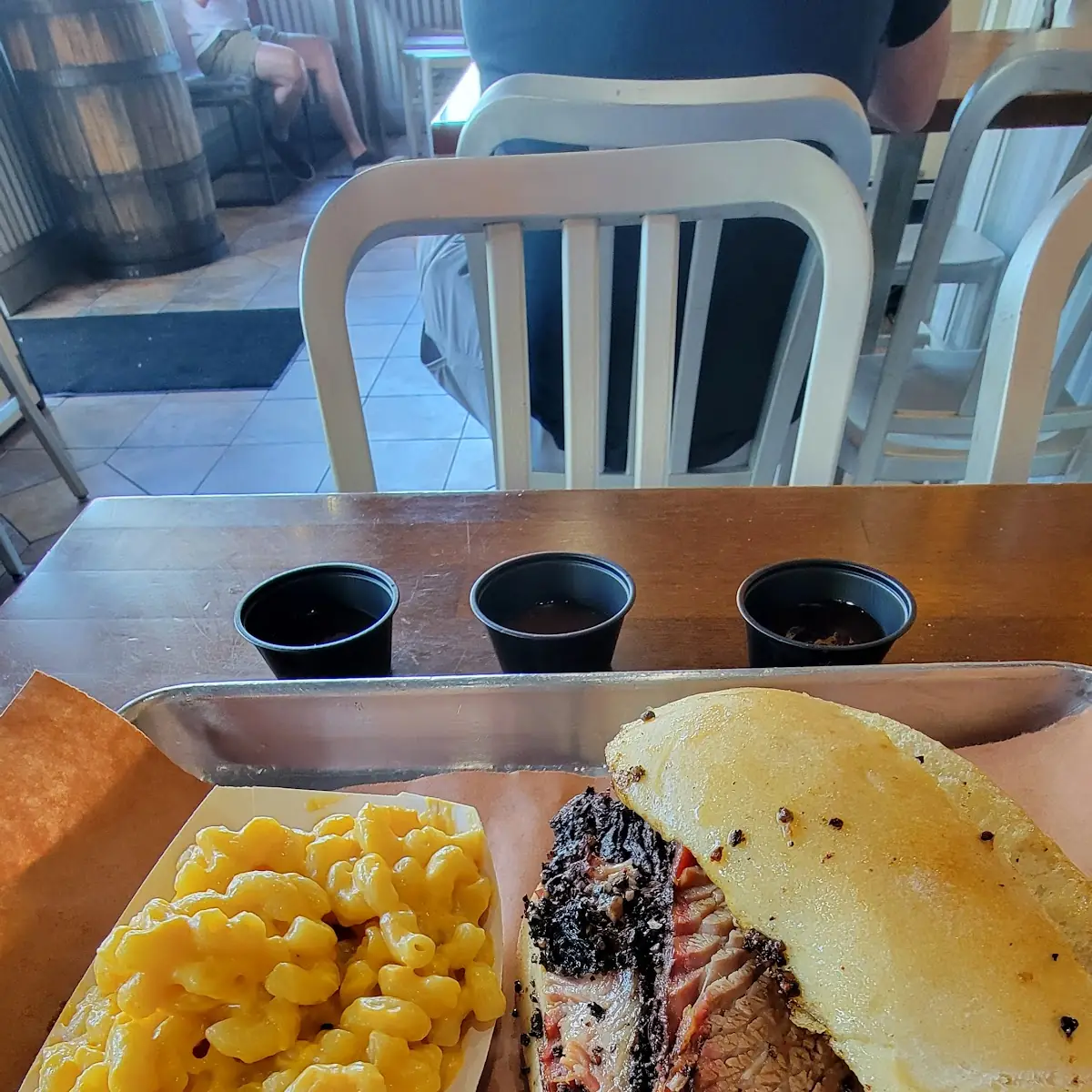 Mac N Cheese Beef Brisket Sandwich