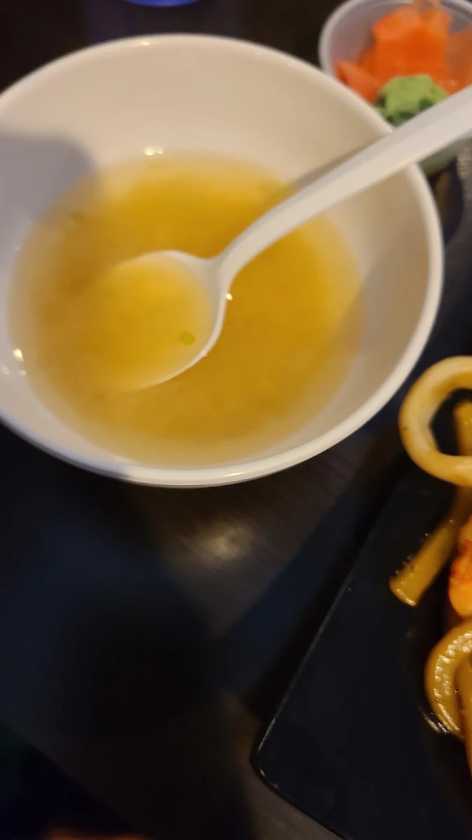 Wonton Soup (8 pcs)