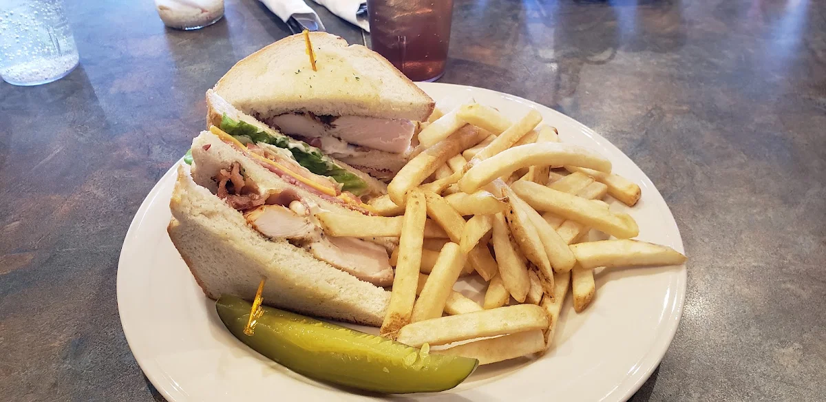 Highlights, PIGGY'S PUB & GRILL