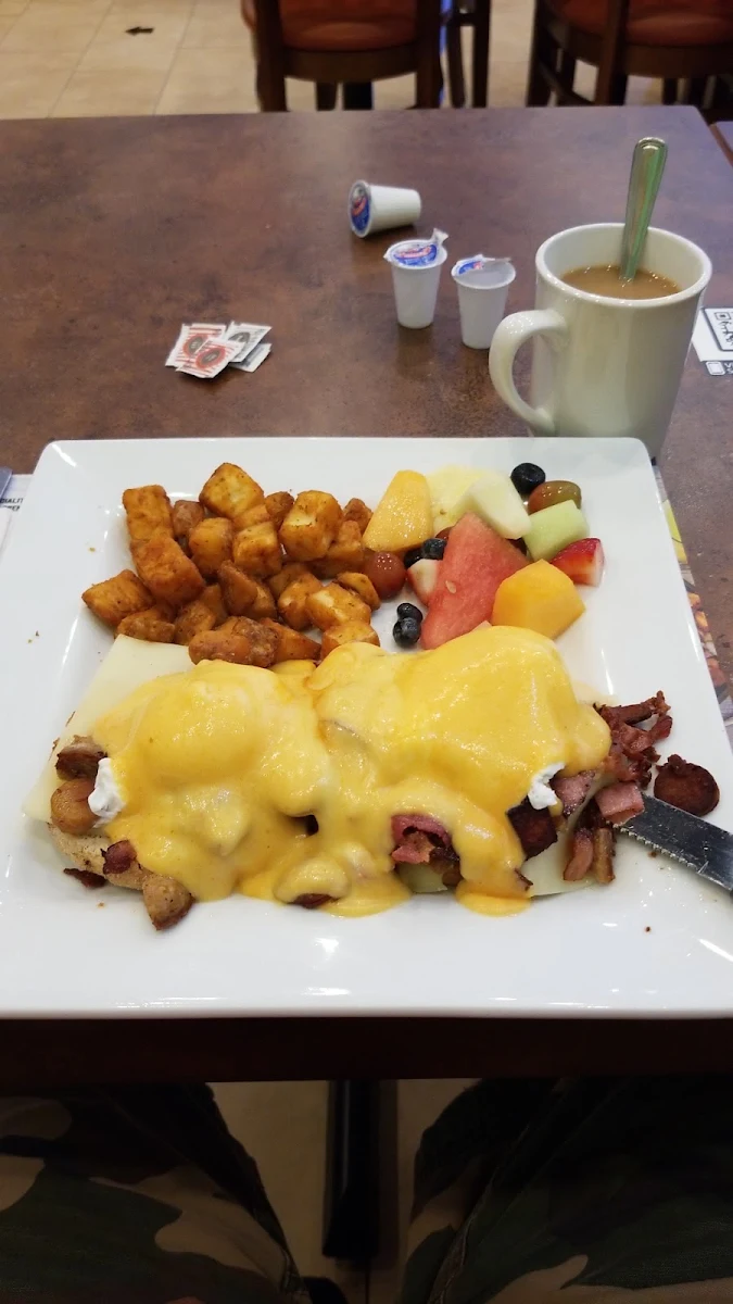 Oeufs Bénédictine Siracha, Ben & Florentine