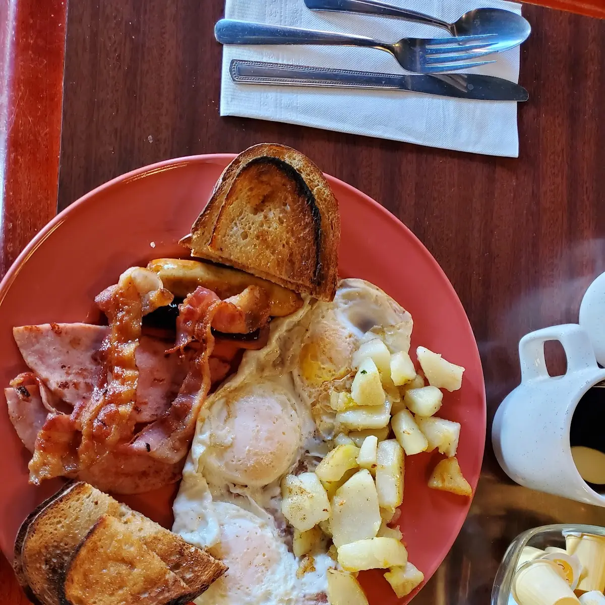 The Big Breakfast 3 Eggs 2 Bacon 2 Sausage 3 Toast 2 Ham