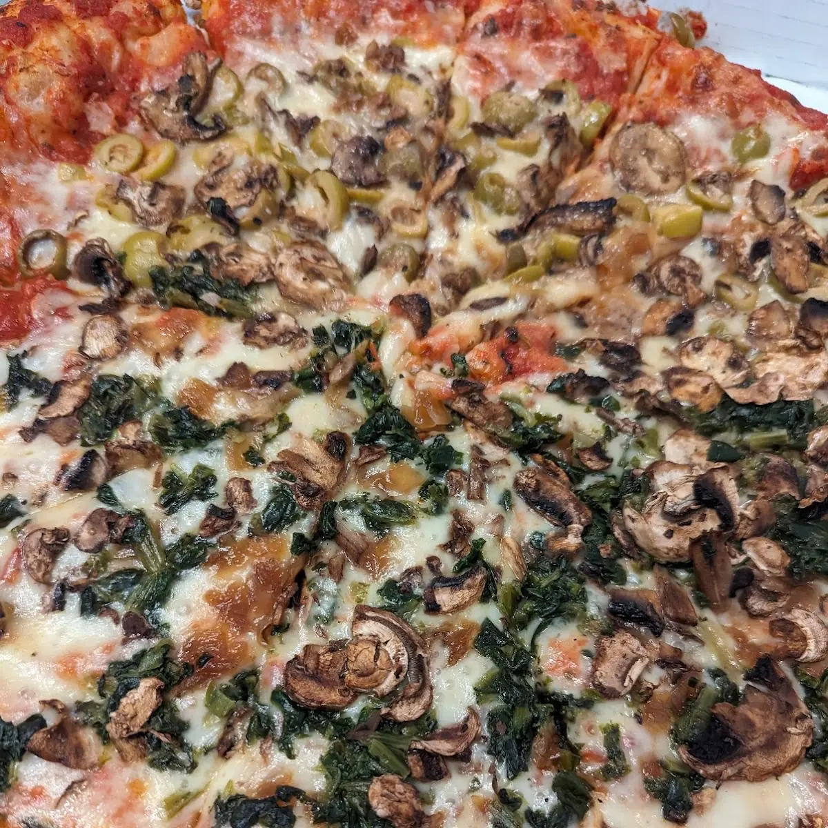 Spinach Caramelized Onions Mushroom Pizza