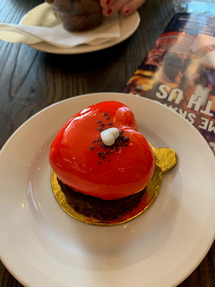 Champagne and Strawberry Mousse Cake, Happiness