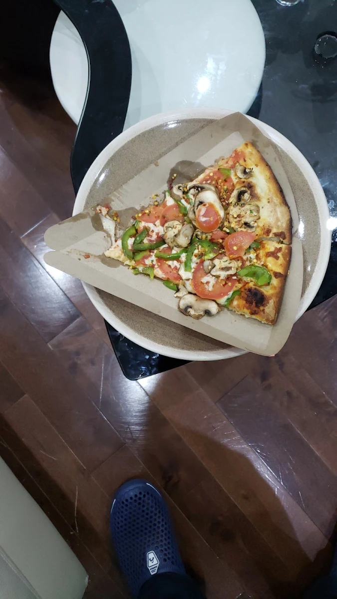 Veg Slice, Pizza Pizza