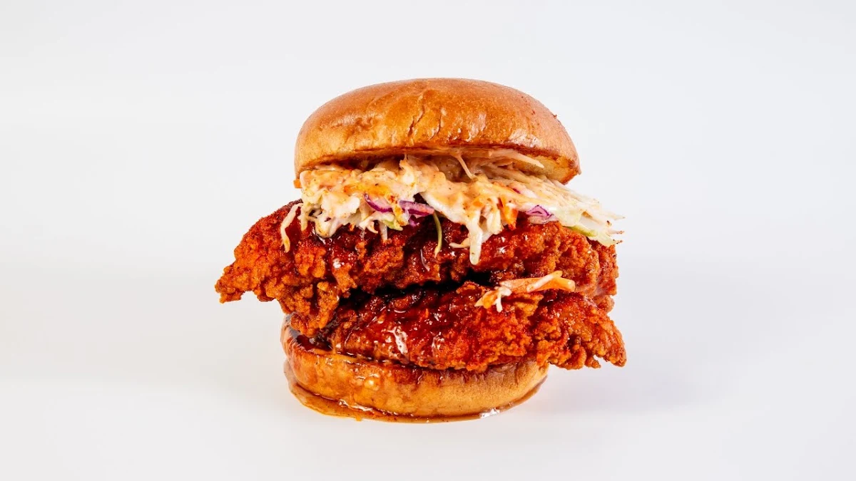 Highlights, Simba's Hot Chicken (Markham Rd)