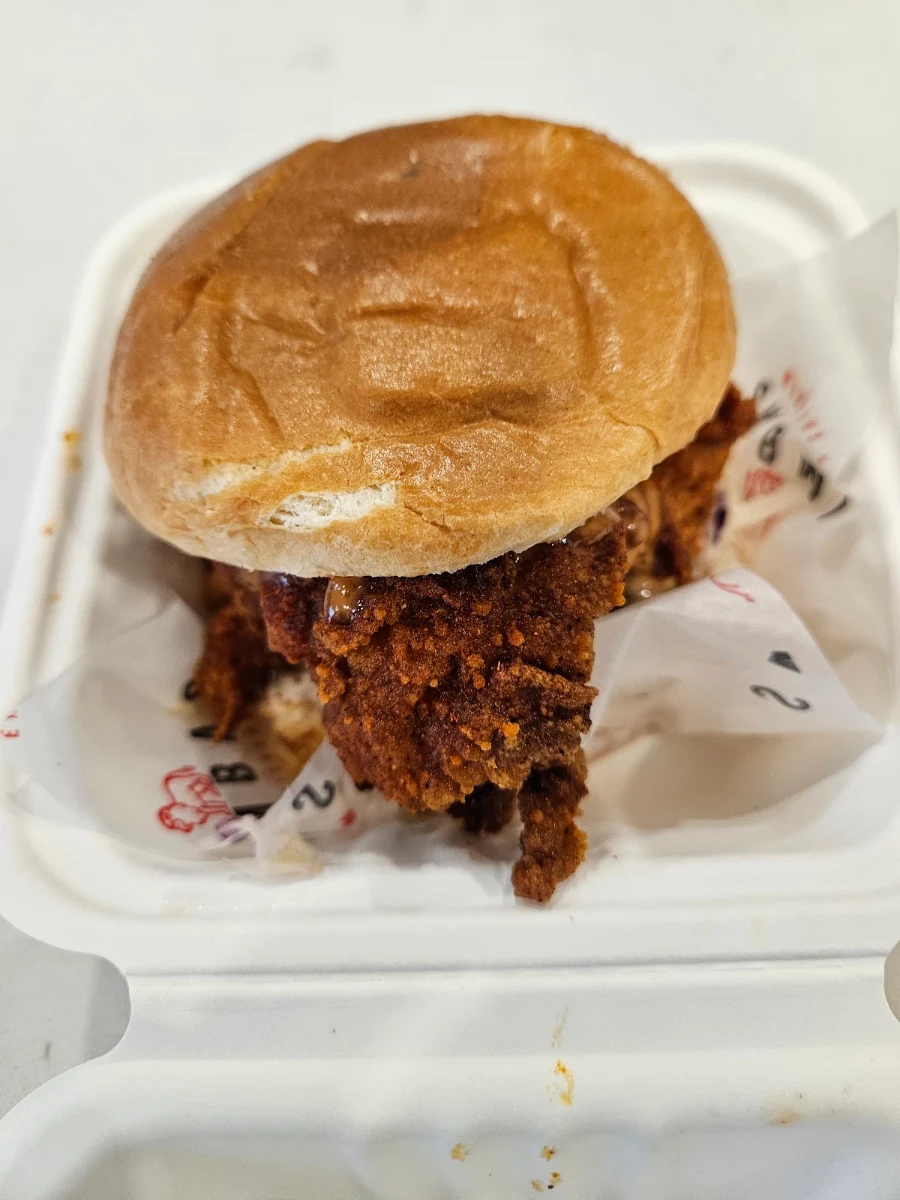 Nashville Sandwhich, Simba's Hot Chicken (Markham Rd)