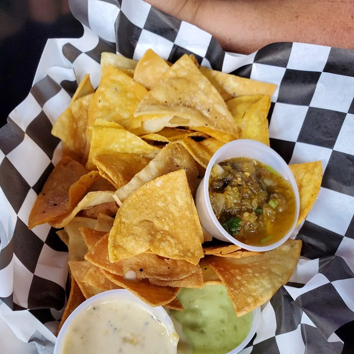 Chips Salsa Chile Con Queso & Guacamole Dip