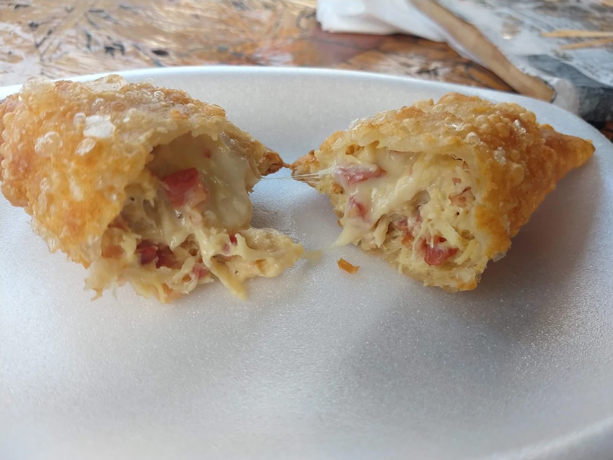 Empanadilla Rellena de Pollo A la Carbonara