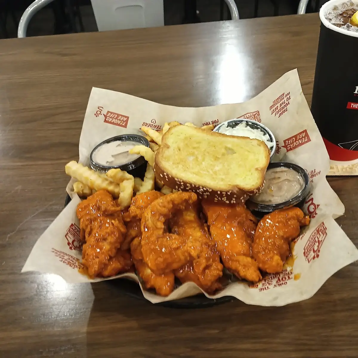 7 Piece Sauced Chicken Tenders Plate