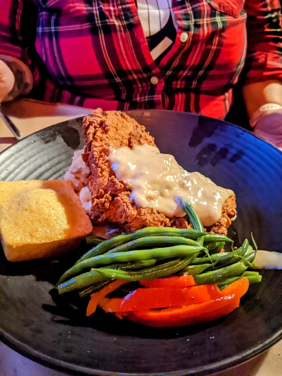Buttermilk Fried Chicken, Montana’s BBQ & Bar