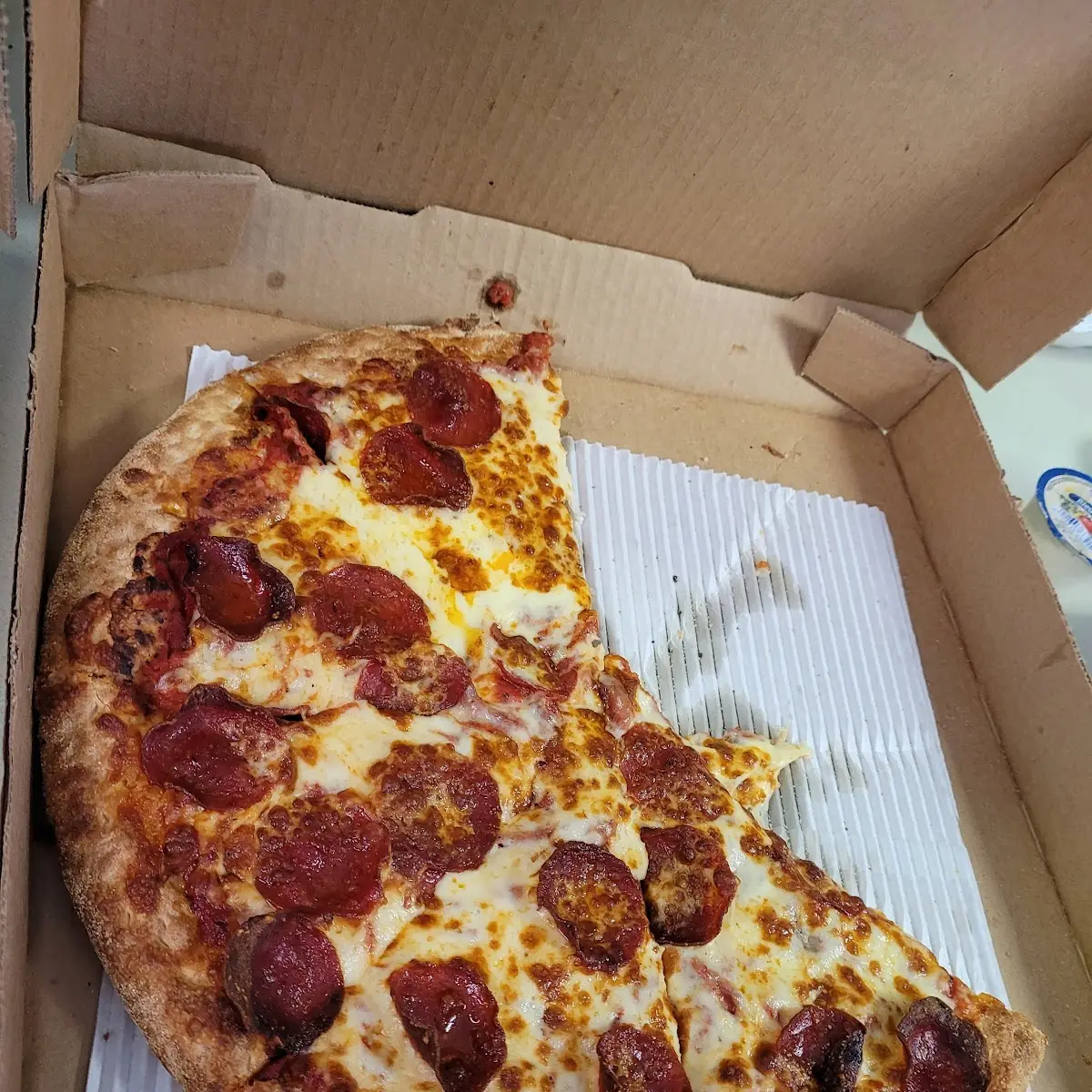 Pineapple & Pepperoni Pizza