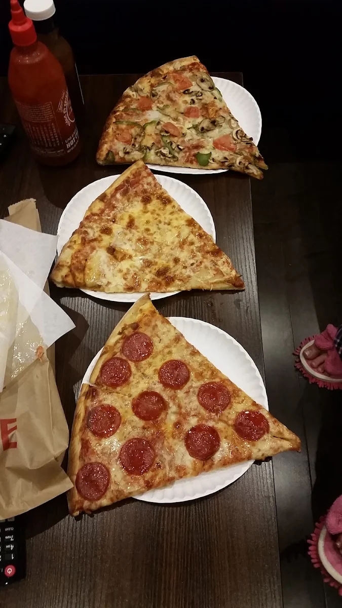 Cheese and Veggie, Luca Pizza