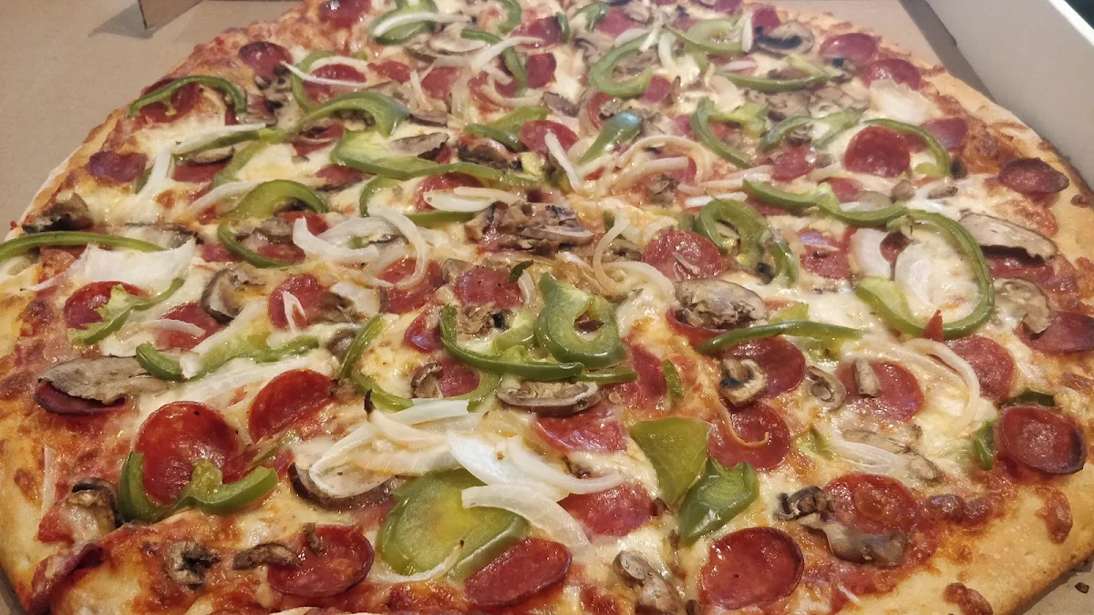 Deluxe Pizza, Luca Pizza