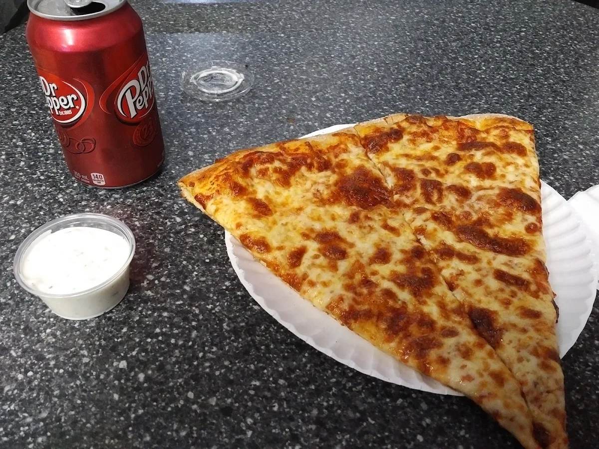 Extra Cheese, Luca Pizza