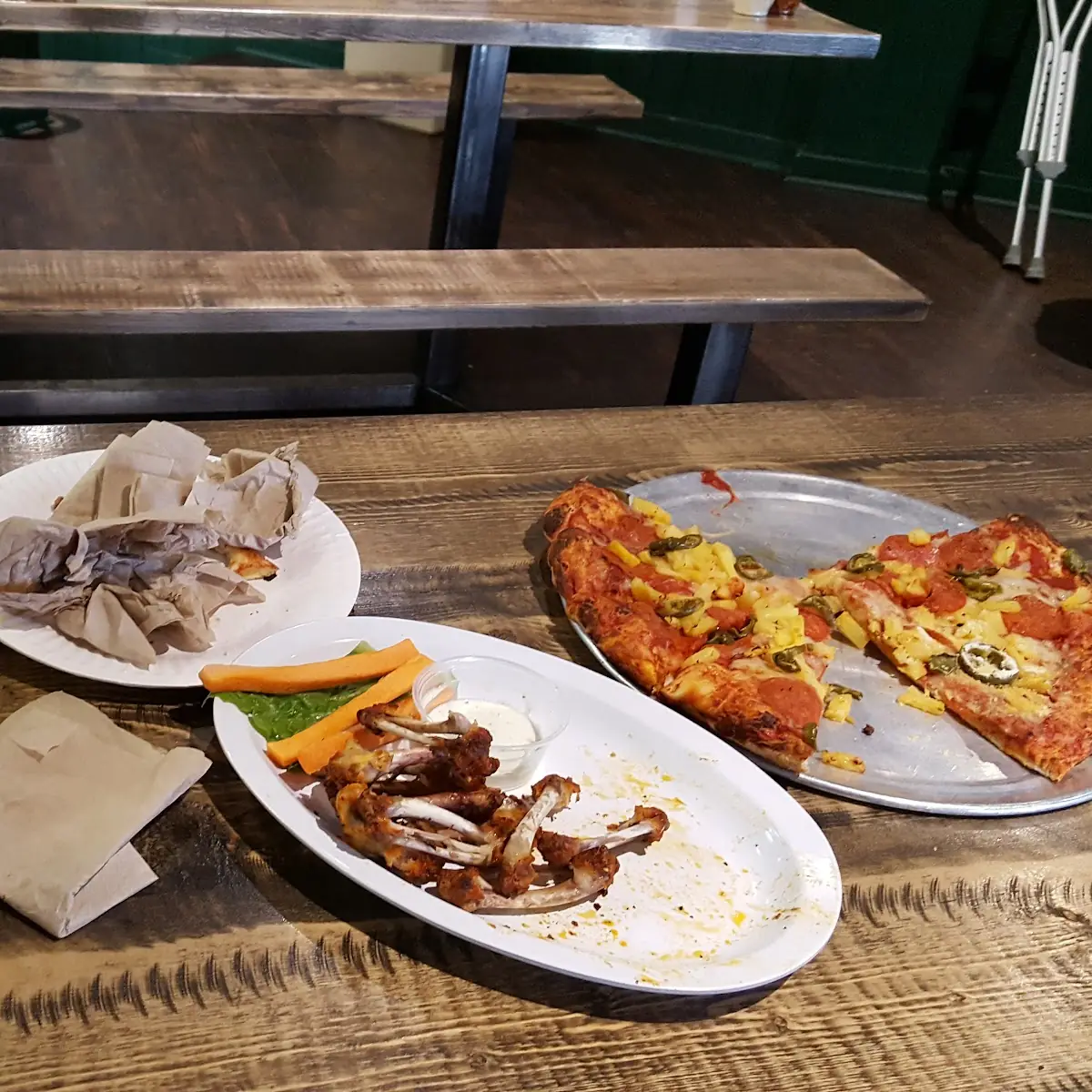 2 Sluggers Friday Night Lights Beer Pepperoni Pineapple Jalapeno Pizza and Spicy Wings