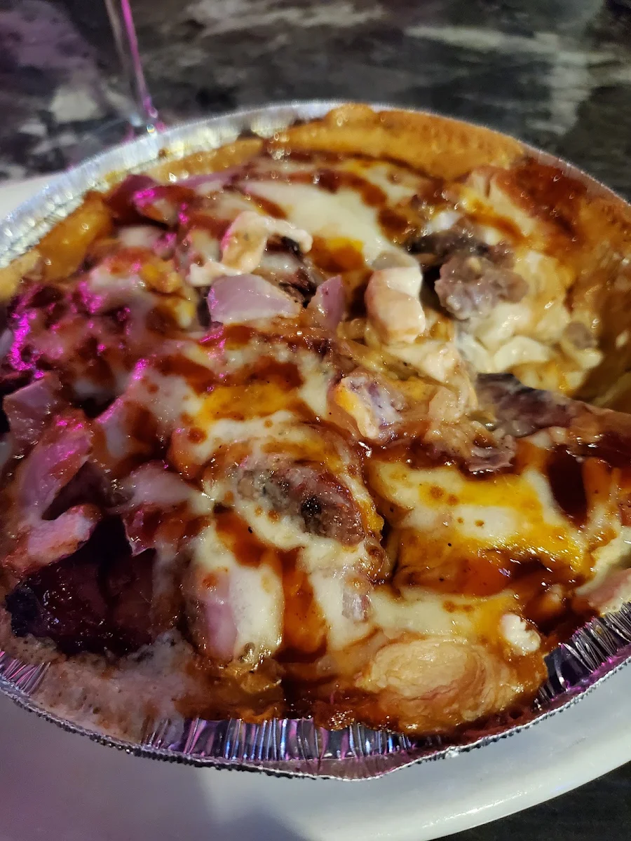 White Mac & Cheese with Beef BBQ Brisket