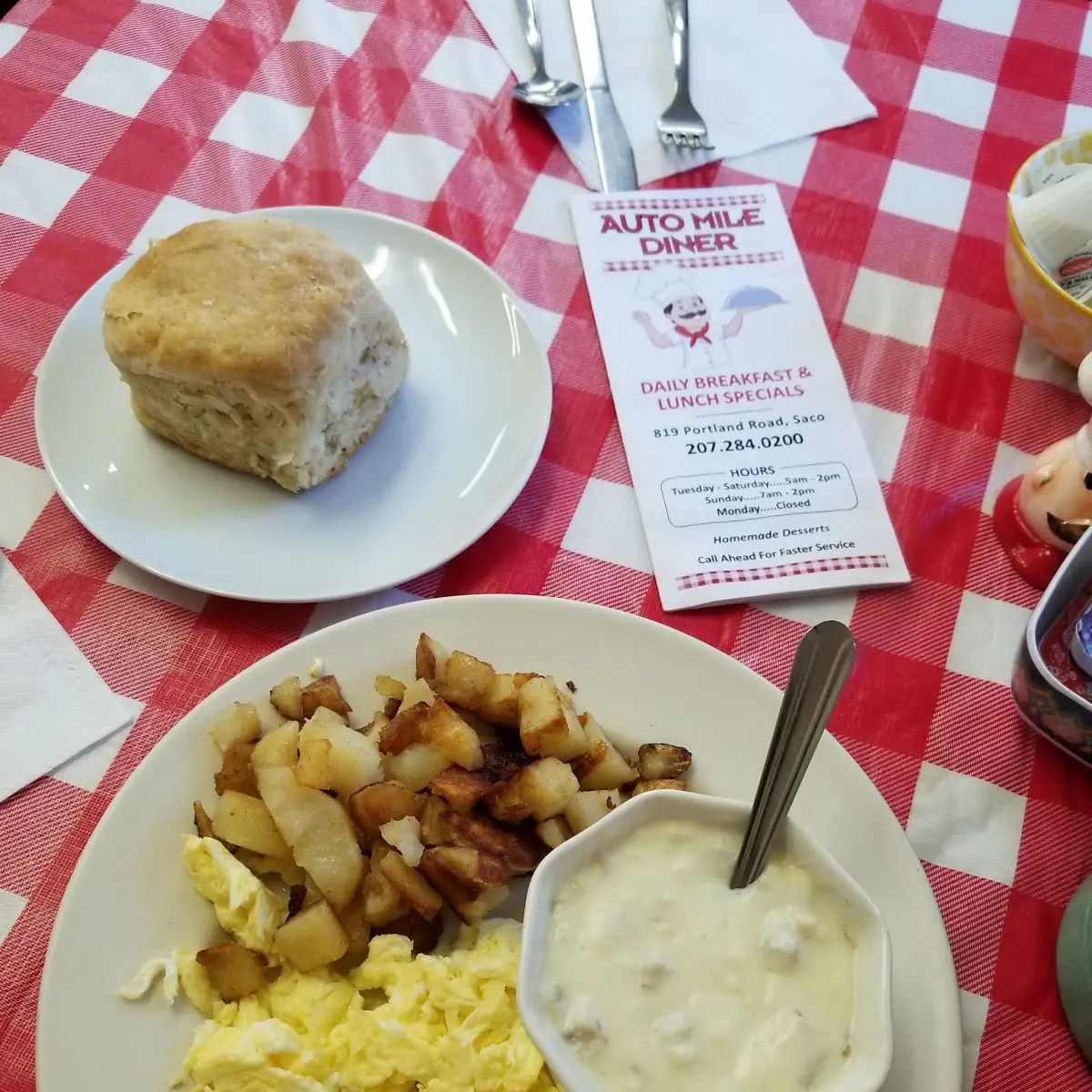 Sausage Gravy & Biscuit