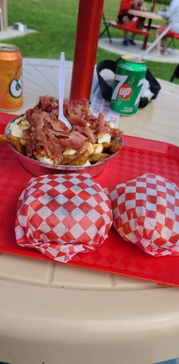 Poutine Bacon Et Cheeseburger