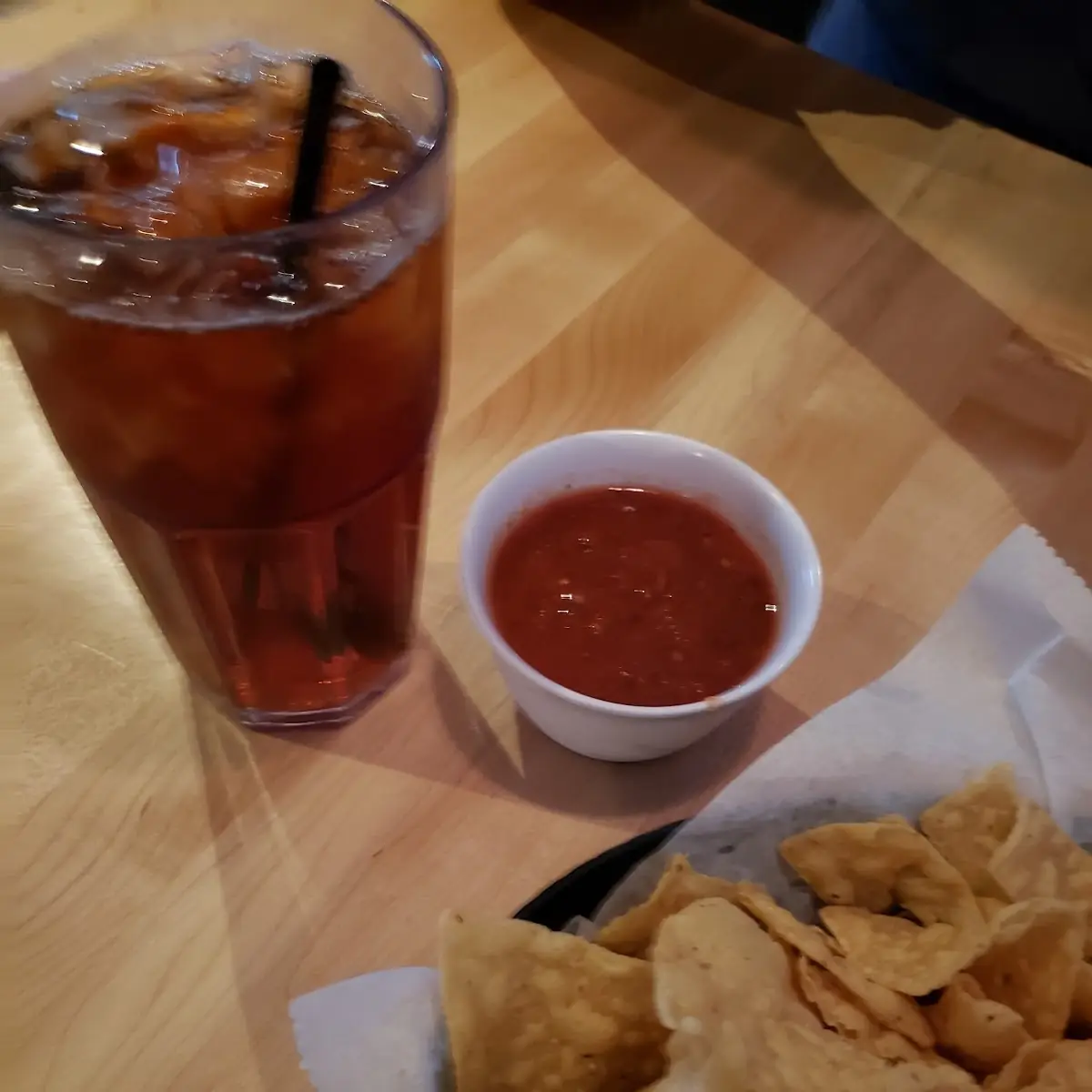 Unsweet Iced Tea & Salsa and Chips