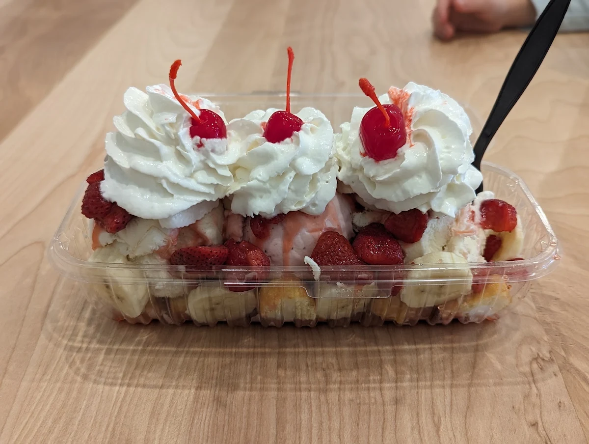 Traditional Banana Split
