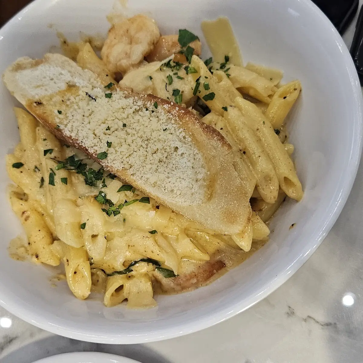 Chicken Pasta with Garlic Bread