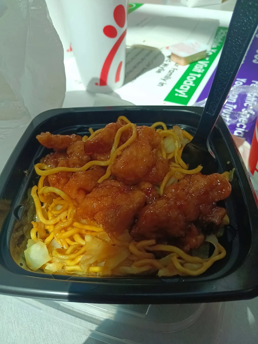 Orange Chicken Chow Mein