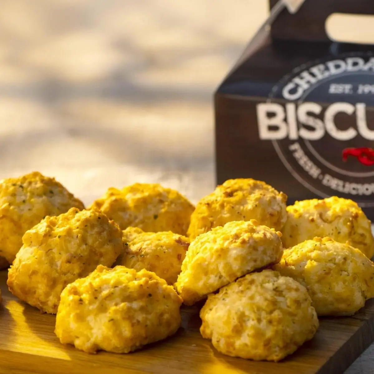 Endless Soup Salad & Cheddar Bay Biscuits