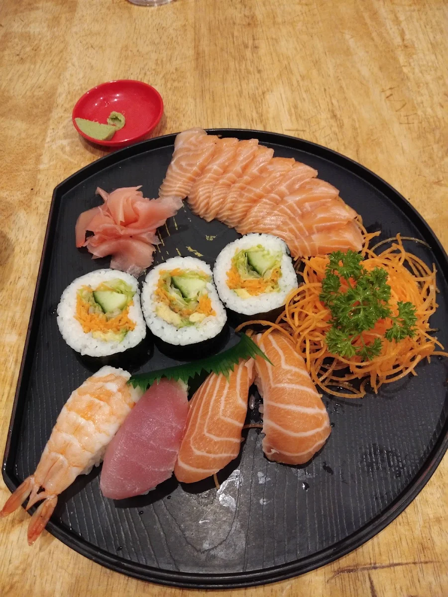 Rolls 6 Nigiri 2inari Sashimi, Samurai