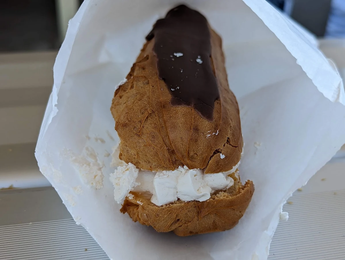 Chocolate Eclair, Kiplings Bakery