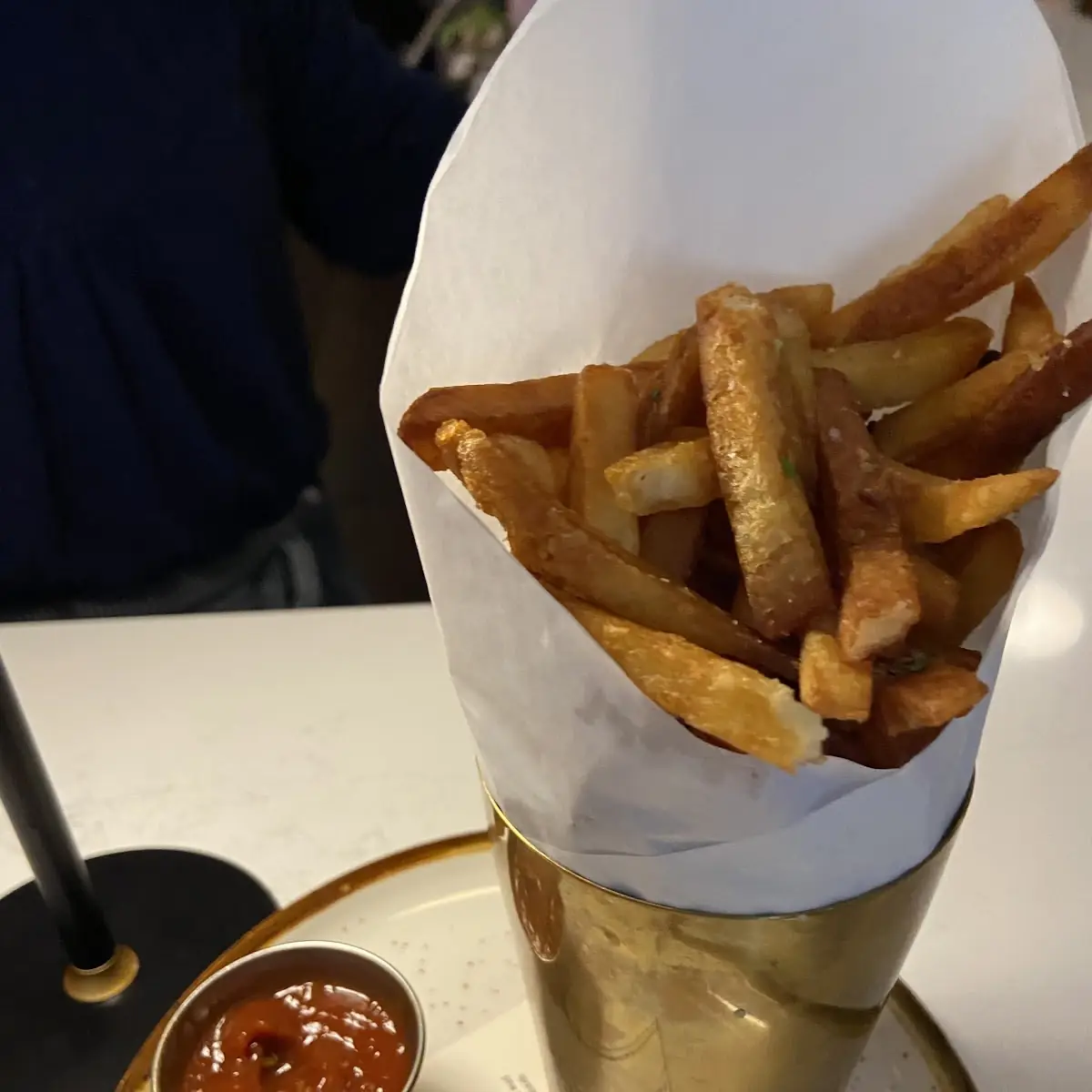 Belgian Frites with Curry Ketchup