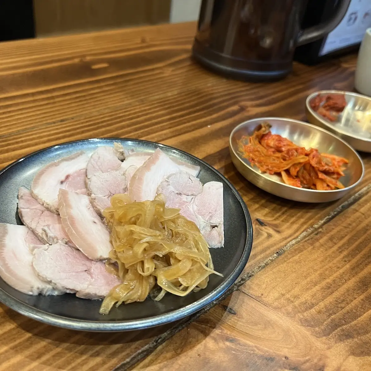 Thinly Sliced Pork with Kimchi
