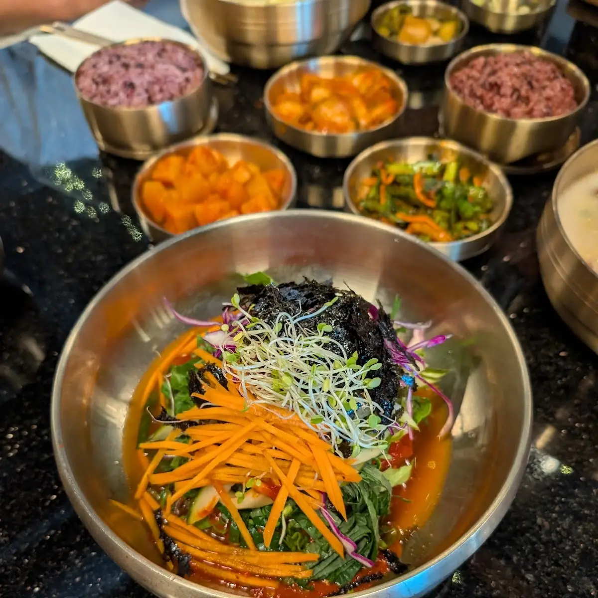 San Chae Bibim Kal Guksu