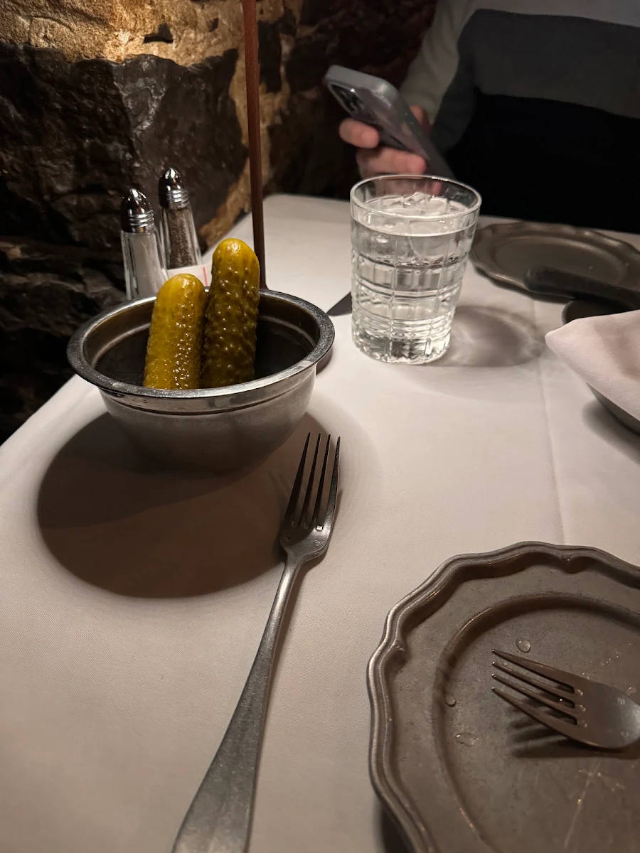 Dill Pickles, Gibbys
