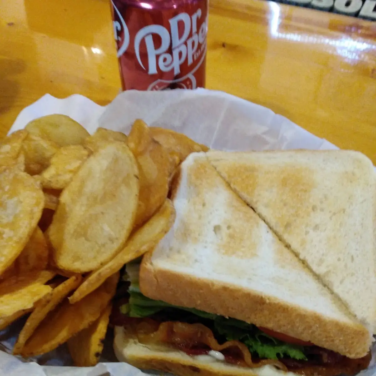 blt Sandwich with Homemade Potato Chips