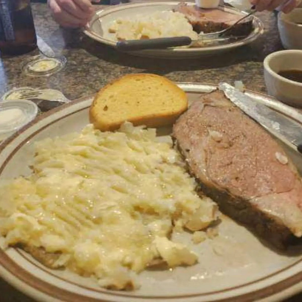 Prime Rib w Mashed Potatoes and Gravy
