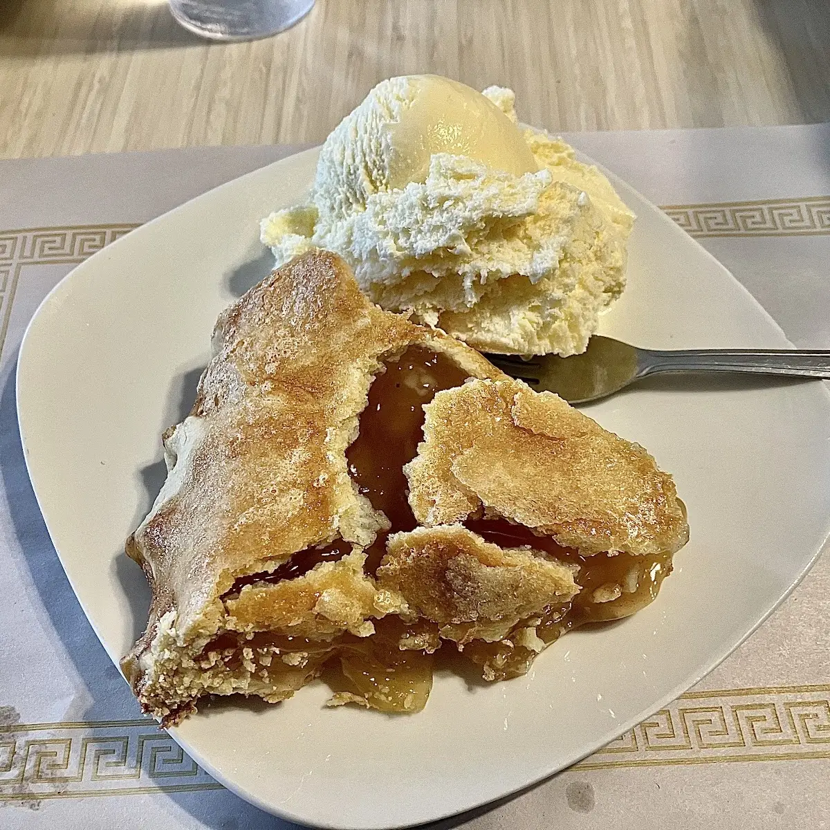 Apple Pie Ala Mode