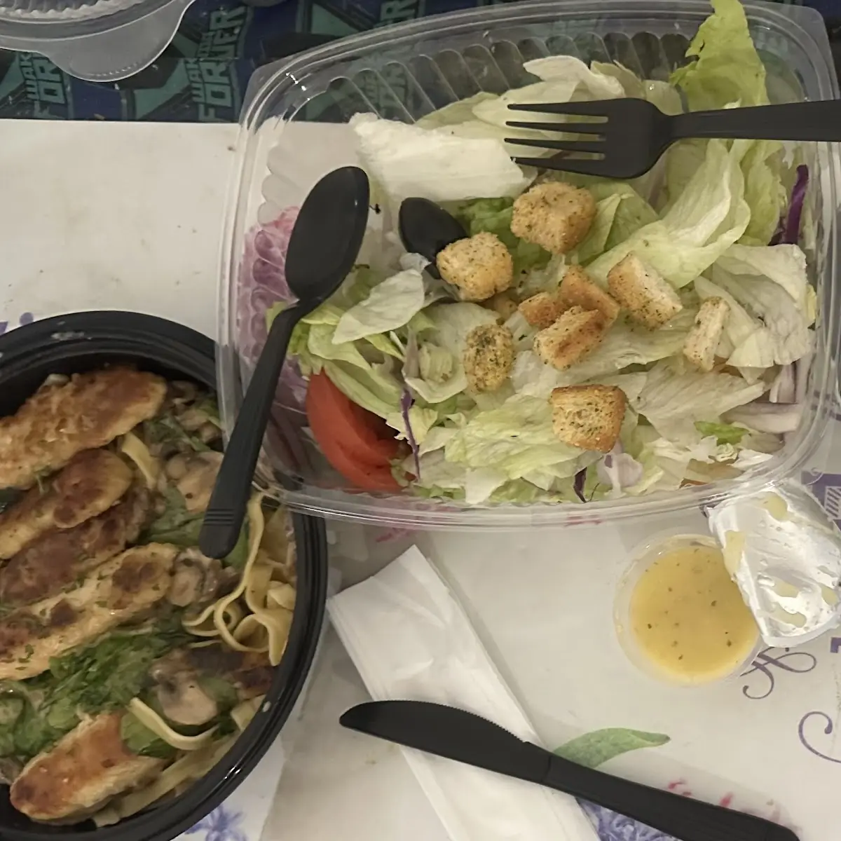 Never Ending Soup Salad & Breadsticks