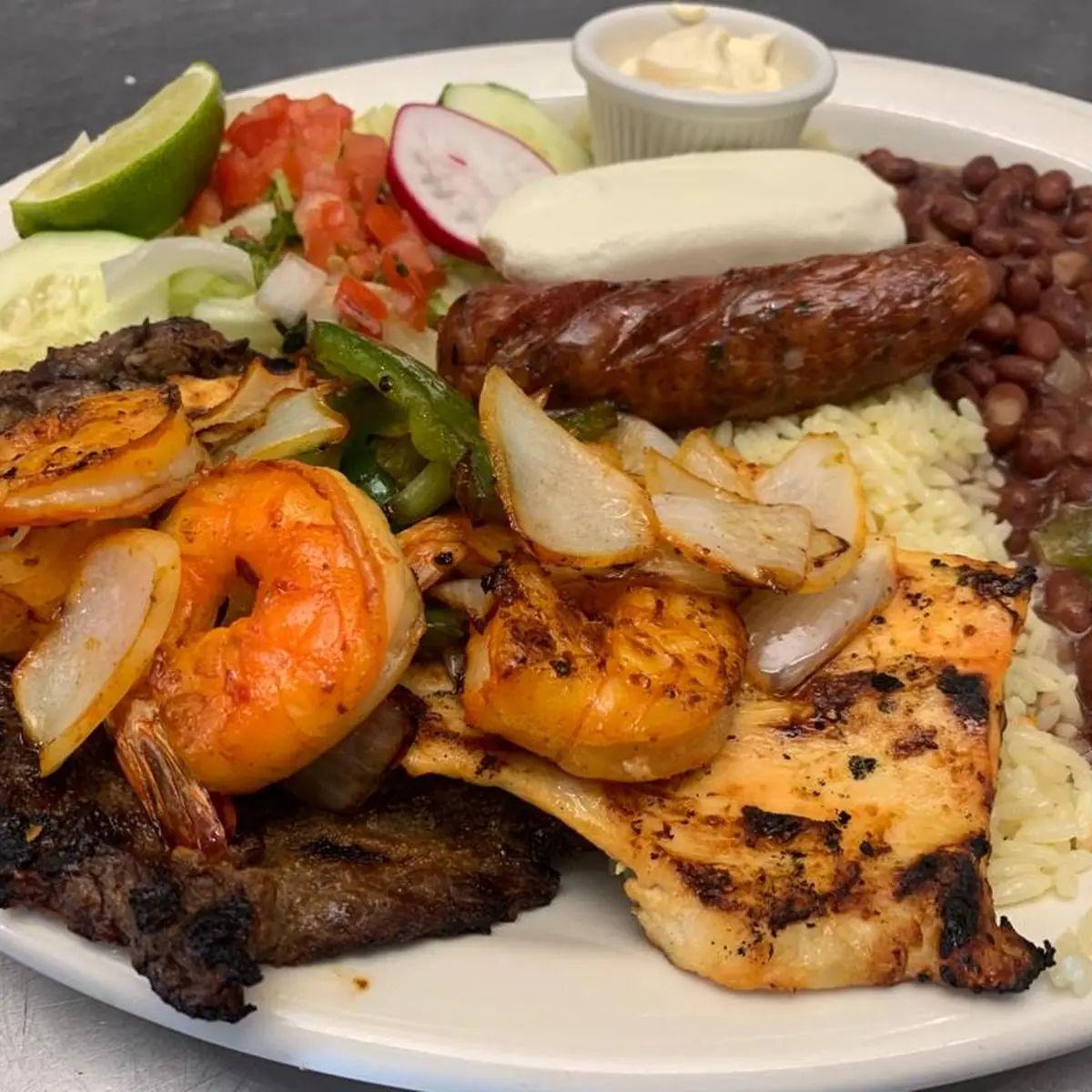 Mar Y Tierra Plate