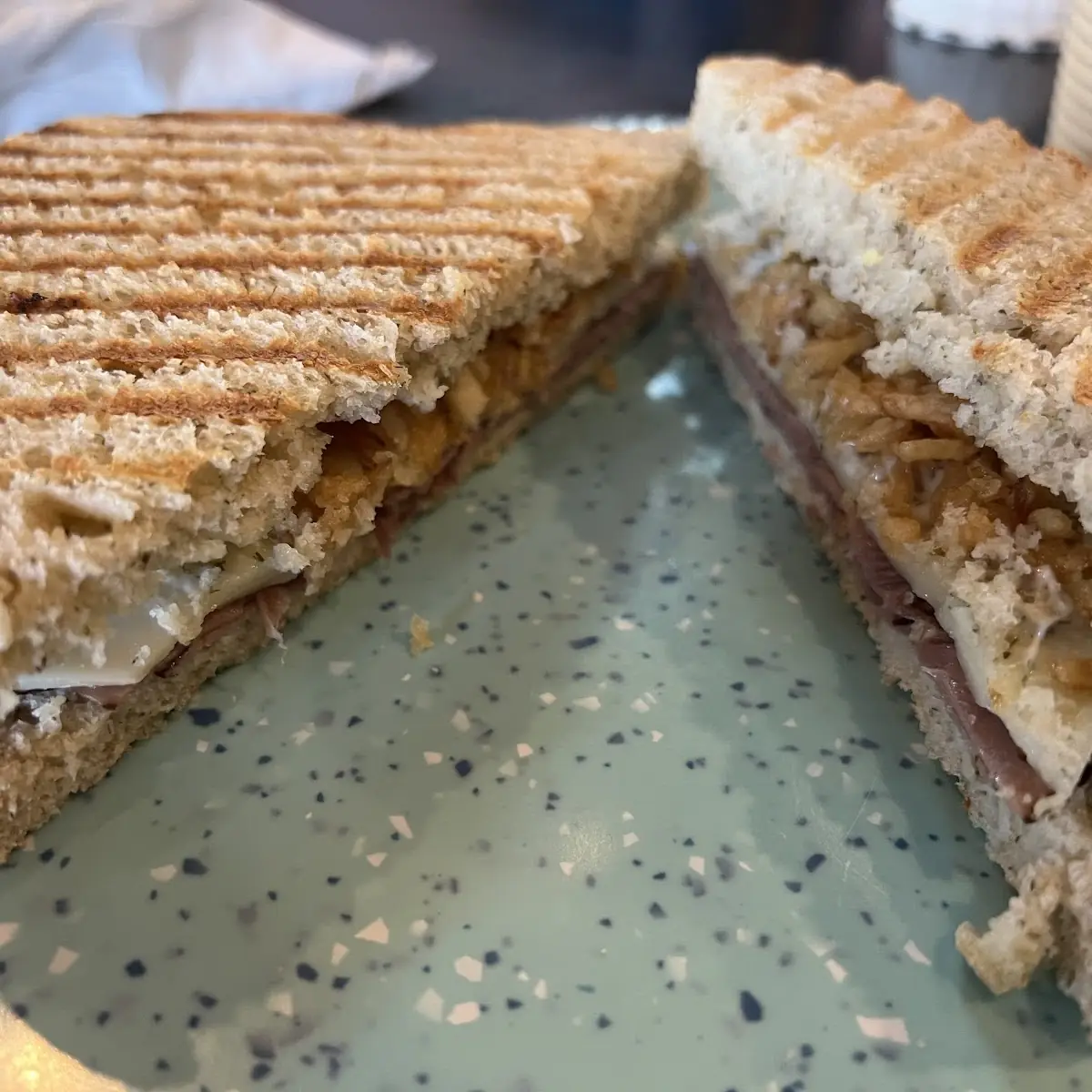 Bee Dilly Sandwich